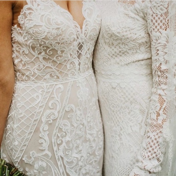 Wedding dress - Picture 4 of 6